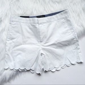 Banana Republic Factory white scalloped shorts